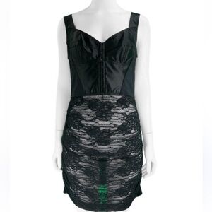 Dolce & Gabbana 
Lace mini dress

Gabbana Black size 44 IT